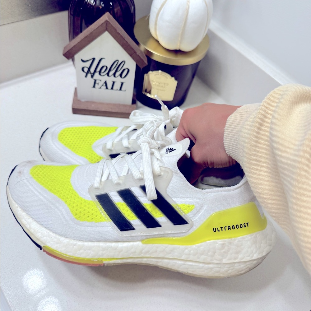 Ultra boost women’s size 8 but fits more like an 8.5 as that’s my true size